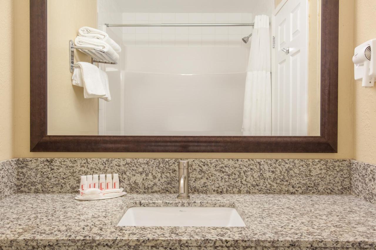 Econo Lodge Inn & Suites Medicine Hat Ngoại thất bức ảnh