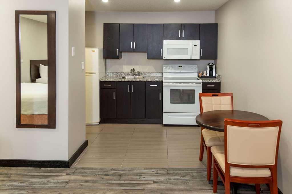 Econo Lodge Inn & Suites Medicine Hat Phòng bức ảnh