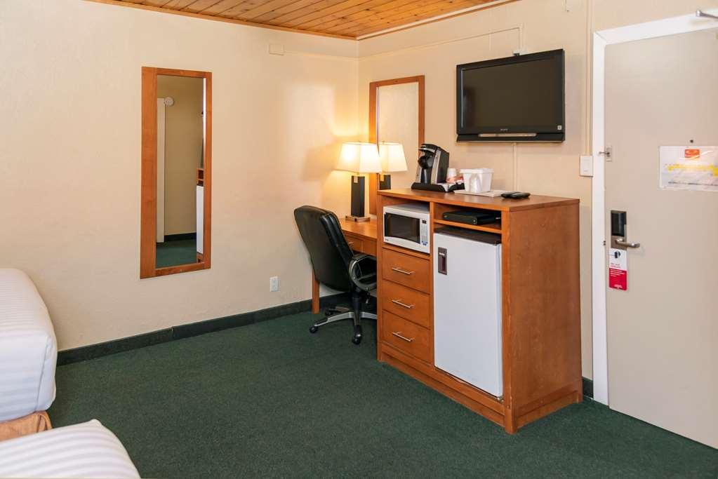 Econo Lodge Inn & Suites Medicine Hat Phòng bức ảnh