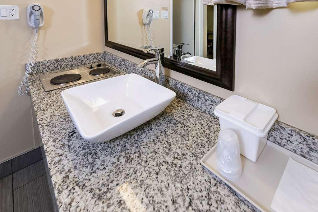 Econo Lodge Inn & Suites Medicine Hat Ngoại thất bức ảnh